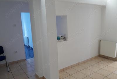 Apartament cu 3 camere decomandat în Central - 1