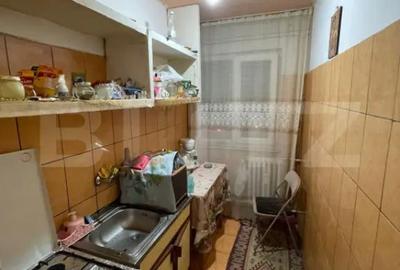 Apartament cu 3 camere semidecomandat, mobilat în Central - 1