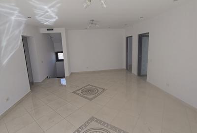 Spațiu comercial, de 160 mp, în Central - 4