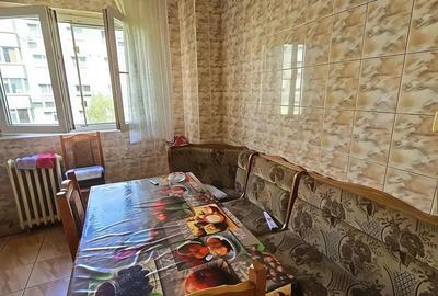 Apartament cu 3 camere decomandat în Mărgeanului - 2