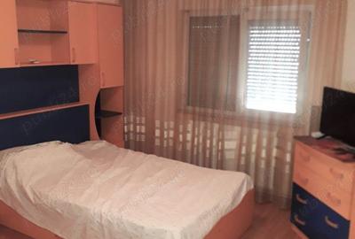 Apartament cu 3 camere decomandat, mobilat în Micro 21 - 1