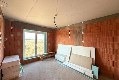 Casă cu 3 camere cu Teren 300 Mp în Sânmartin - 12