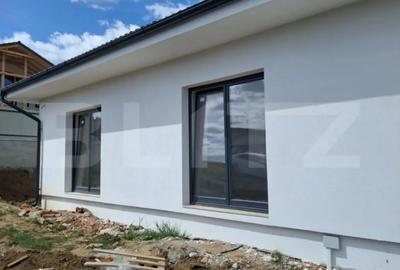 Casă cu 3 camere cu Teren 700 Mp în Livezeni - 10