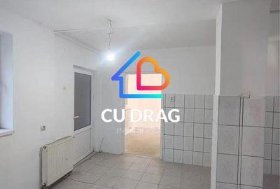 Casă cu 3 camere cu Canalizare în Central