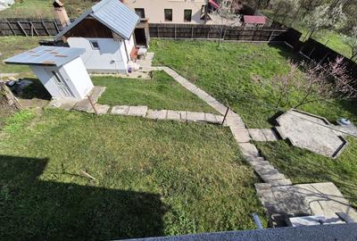 Casa cu 5 camere in Brezoi - zona centrala, dar linistita! - 11