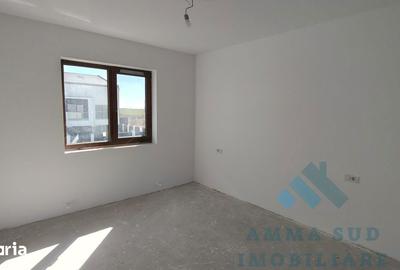 Casă cu 5 camere cu Teren 492 Mp în Glina - 14