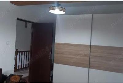 Casă cu 4 camere cu Teren 400 Mp în Central - 1