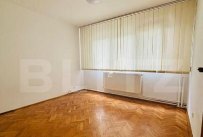 Apartament cu 4 camere, decomandat, cu garaj, zona Medicina - 3