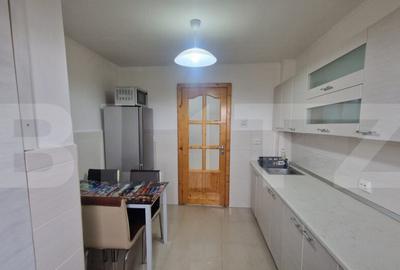 Apartament cu 3 camere decomandate, 68 mp, bloc renovat si i - 5