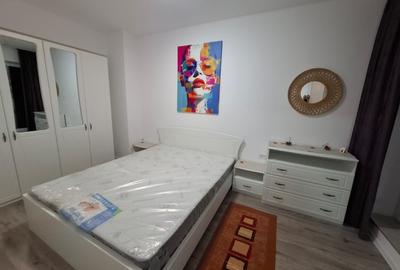 Apartament cu 2 camere semidecomandat, mobilat în Tractorul