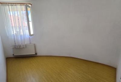 Apartament cu 4 camere semidecomandat, mobilat în Bragadiru - 9
