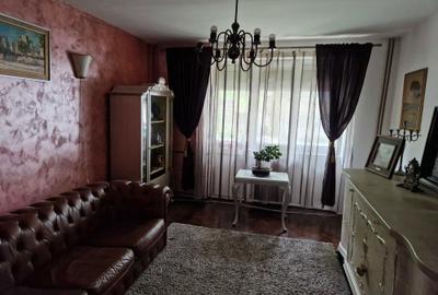Apartament cu 3 camere decomandat în Central - 3