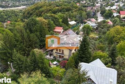 Casă cu 9 camere cu Teren 1800 Mp în Central - 2