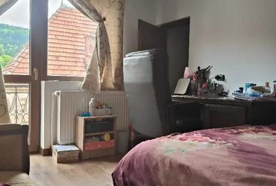 Apartament cu 3 camere decomandat în Poiana Țapului - 1