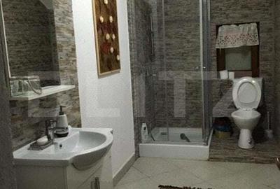 Casă cu 8 camere cu Teren 1500 Mp în Central - 15