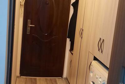 Garsonieră decomandată în Central - 2