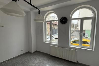 Casă individuală cu 9 camere cu Canalizare în Eminescu - 14