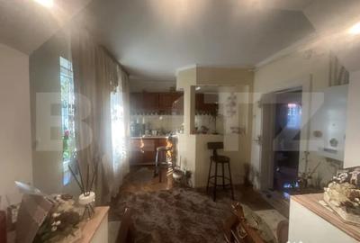 Casă cu 5 camere cu Teren 260 Mp în 14 Mai - 2