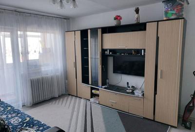 Apartament cu 3 camere decomandat în Ampoi 3 - 2