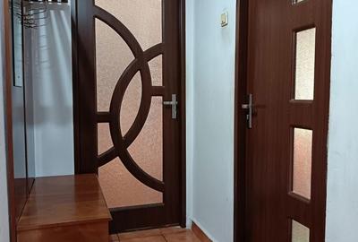 Apartament cu 3 camere semidecomandat în Calea București - 2