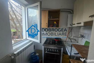 Apartament cu 3 camere semidecomandat în 23 August - 2
