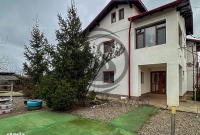 Casă cu 4 camere în Piatra - 16