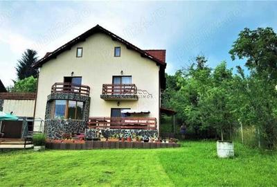 Vila 295Mp , teren 1360Mp , Cornu de Jos , zona buna , fara trafic si zgomot - 1
