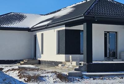 Casă individuală cu 4 camere cu Teren 764 Mp în Periferie - 1