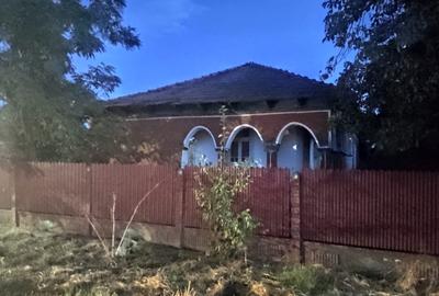 Casă cu 4 camere, 1817 mp teren, doar 19.000 Euro – Zăvoaia, Brăila - 2