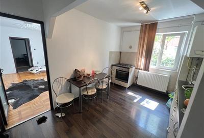 Etaj 1 , 2 camere Sagului - amenajat- centrala proprie - 19