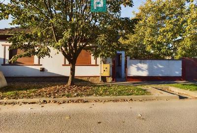 Casa cu 4 camere de vanzare in Sega - 1