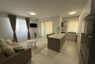 Apartament cu 3 camere decomandat în Central