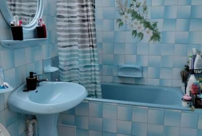 Apartament cu 3 camere în Decebal