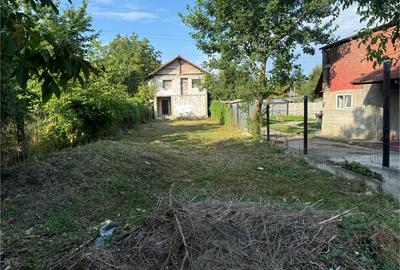 Casă individuală cu 4 camere în Central