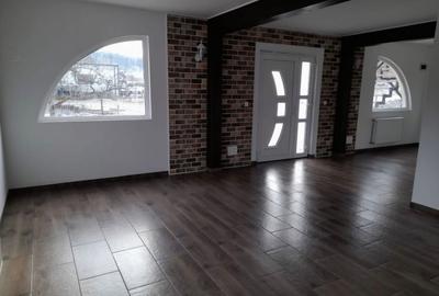 Spațiu comercial, de 50 mp, în Central - 1