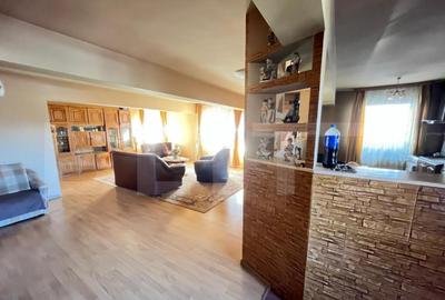 Casă cu 7 camere cu Teren 250 Mp în Central - 7