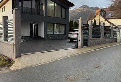 Casă cu Teren 600 Mp în Petros