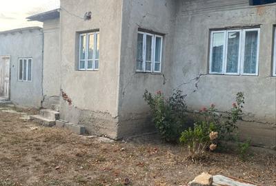 Casă cu 5 camere cu Teren 936 Mp în Robănești - 3