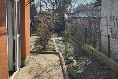 Casă cu 3 camere cu Canalizare în Central - 2