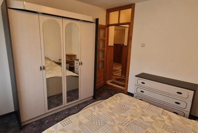 Apartament cu 4 camere decomandat, mobilat în Micro IV - 5