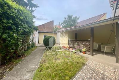 Casa cu 2 apartamente – zona Piata Catedralei - 1