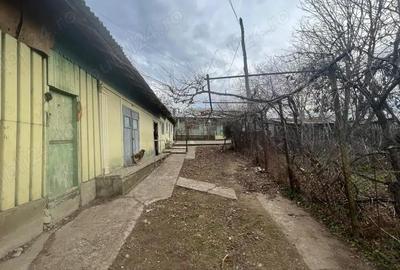 Casă cu 6 camere cu Teren 2700 Mp în Cărăpcești - 3