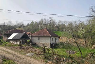 Casă cu 4 camere în Ociu - 8