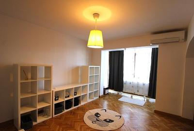 Apartament cu 3 camere decomandat, mobilat în Ultracentral