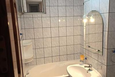 Apartament decomandat de vanzare - Micro 18, 55,2 mp, etaj 8/10 - 8