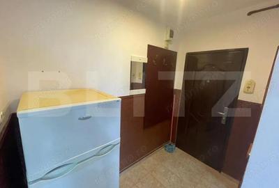 Garsoniera spatioasa, zona Superba - 1