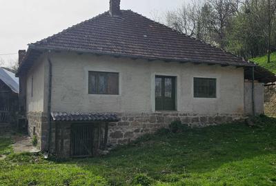 Casă cu 4 camere în Ociu - 5
