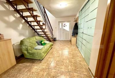 Casă cu 5 camere cu Teren 660 Mp în Micești - 8