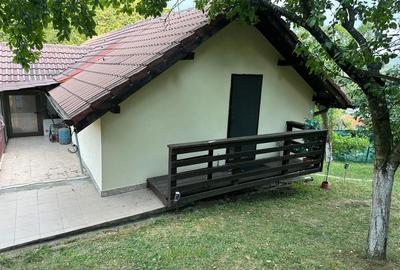 Casă cu 4 camere în Central - 2