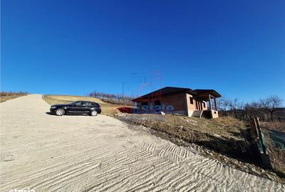 Casă cu 4 camere în Cercu - 2